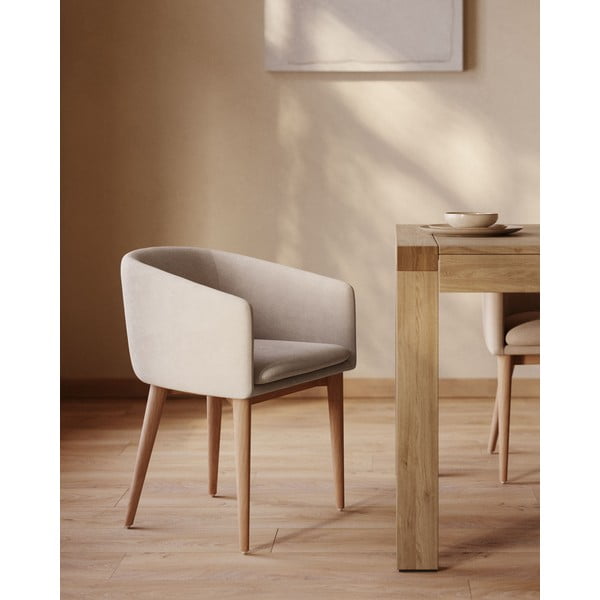Krēmkrāsas polsterēts ēdamistabas krēsls ar roku balstiem Harlan – Kave Home-image-1