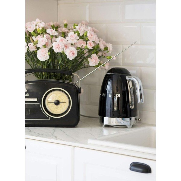 Melna nerūsējošā tērauda elektriskā tējkanna 1,7 l Retro Style – SMEG-image-1