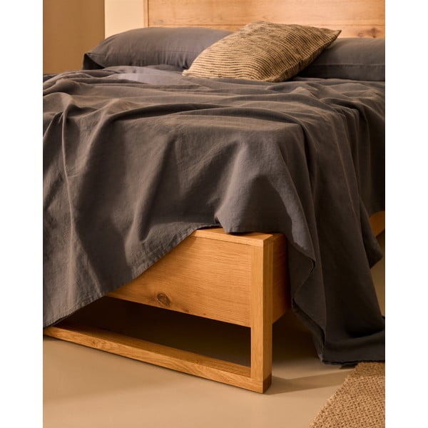 Dabīga toņa ozola masīvkoka divvietīga gulta ar redelēm 180x200 cm Alguema – Kave Home-image-4