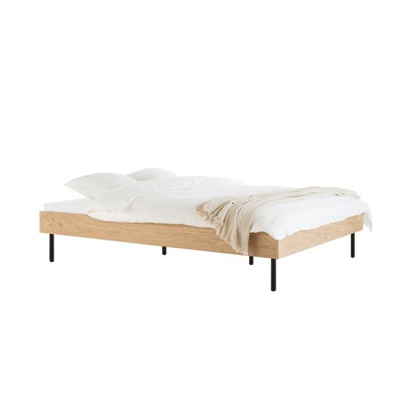 Dabīga toņa divvietīga gulta no skaidu plāksnēm ar ozolkoka imitāciju bez galvgaļa ar redelēm 200x200 cm Streiko – noo.ma