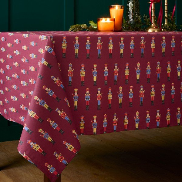 Kokvilnas galdauts ar Ziemassvētku motīvu 178x137 cm Christmas Nutcracker – Catherine Lansfield-image-1