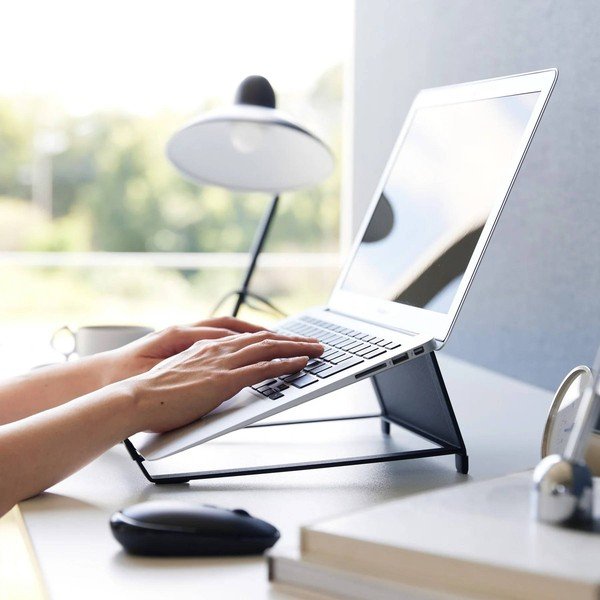 Melns metāla klēpjdatora statīvs Tower – YAMAZAKI-image-4