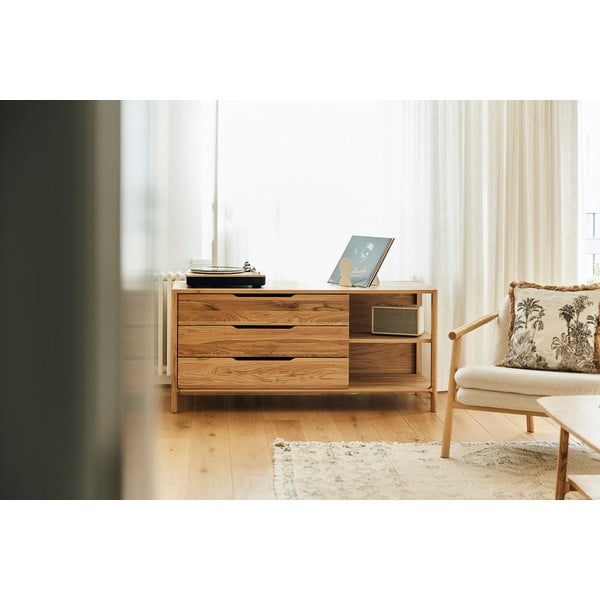 Dabīga toņa ozola masīvkoka zema kumode 140x64 cm Twig – The Beds-image-4