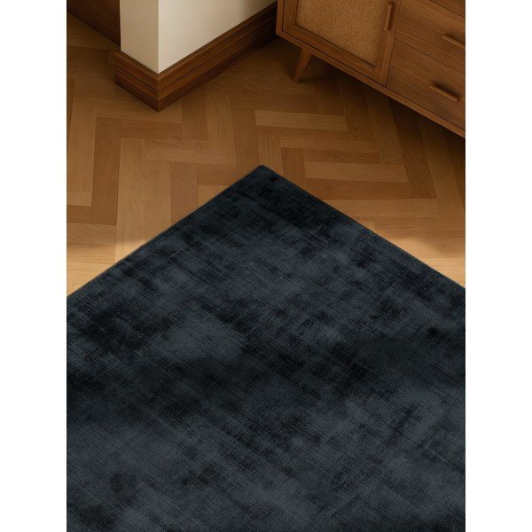 Melns ar rokām darināts viskozes paklājs 80x150 cm Noemi – Vikosa-image-3