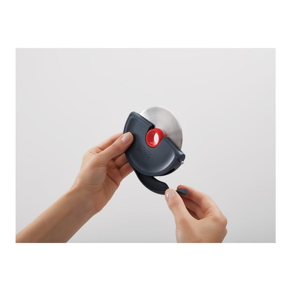 Silikona/nerūsējošā tērauda griezējs picai Disc – Joseph Joseph-image-3