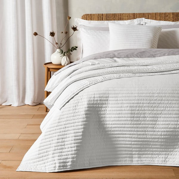 Balts stepēts gultas pārklājs divvietīgai gultai 220x230 cm – Bianca