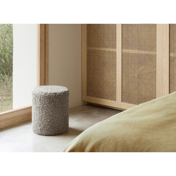 Pelēks pufs no buklē auduma Teddy – Blomus-image-1