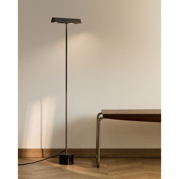 Melna stāvlampa (augstums 121 cm) Lynor – Kave Home-image-2
