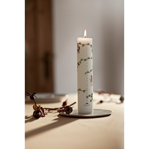 Svece ar Ziemassvētku motīvu degšanas laiks 56 h Hammershøi Christmas 2025 – Kähler Design-image-2