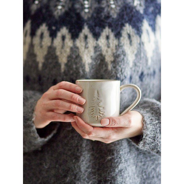 Krēmkrāsas akmensmasas tasīte ar Ziemassvētku motīvu 300 ml Winter – Bloomingville-image-1