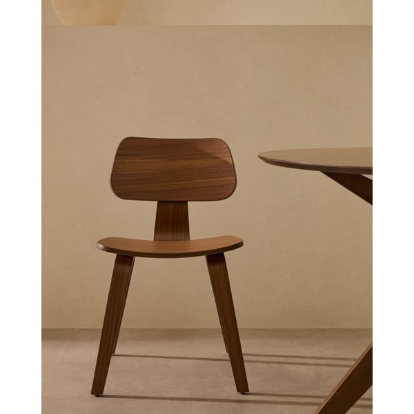 Tumši brūns pusdienu krēsls ar riekstkoka imitāciju Gena – Kave Home-image-1