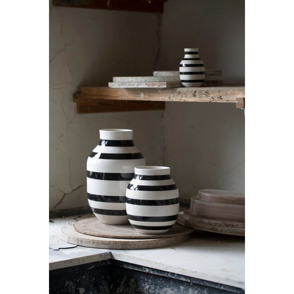 Melnbalta keramikas vāze Kähler Design Omaggio, augstums 30,5 cm-image-3