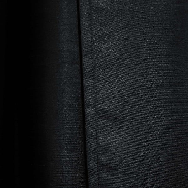 Melns aizkars no mikrosatīna 140x240 cm Shana – douceur d'intérieur-image-4