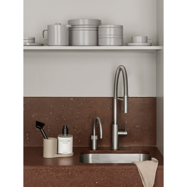 Gaiši pelēks māla mazgāšanas līdzekļu turētājs Piro – Blomus-image-1