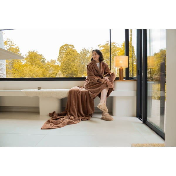 Brūns mikroplīša pleds 150x200 cm Pippa – Tiseco Home Studio-image-2