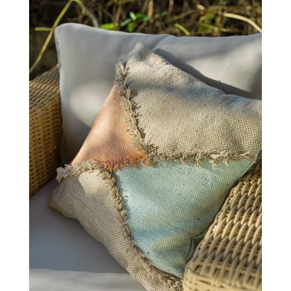 Rozā un bēšs spilvena pārvalks no pārstrādātas plastmasas Kave Home Dalila, 45 x 45 cm-image-2