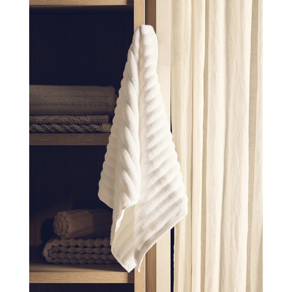 Balts frotē kokvilnas dvielis 70x140 cm Navira – Kave Home-image-2