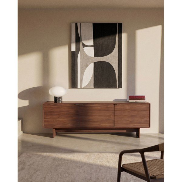 Tumša dabīga toņa TV galdiņš ar riekstkoka imitāciju 150x46x40 cm Norlen – Kave Home-image-1