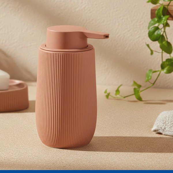Brūns plastmasas ziepju dozators 400 ml Fablo – Wenko-image-1