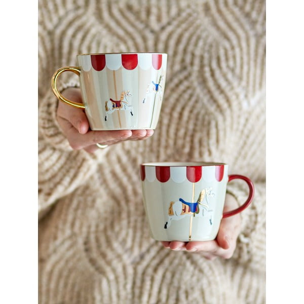 Krēmkrāsas māla krūzes ar Ziemassvētku motīvu (2 gab.) 300 ml Merry-go-round – Bloomingville-image-1