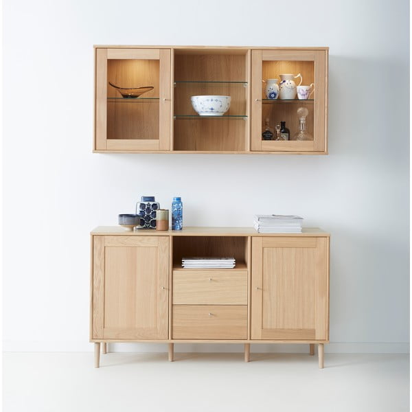 Ozolkoka imitācijas sienas vitrīnas ar apgaismojumu un kumodes komplekts 133x136 cm Mistral – Hammel Furniture-image-1