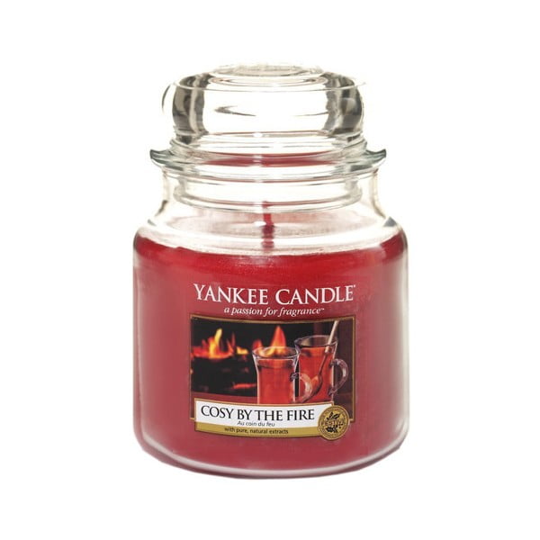 Aromatizēta svece Yankee Candle Cosy by the Fireplace, degšanas laiks 65 - 90 stundas