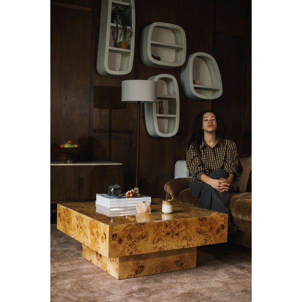 Dabīga toņa žurnālgaldiņš ar riekstkoka imitāciju 90x90 cm Quinn – Dutchbone-image-1