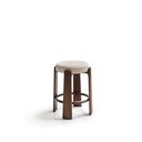 Bēša/tumša dabīga toņa oša masīvkoka bāra taburete (sēdekļa augstums 65 cm) Granite – Kave Home