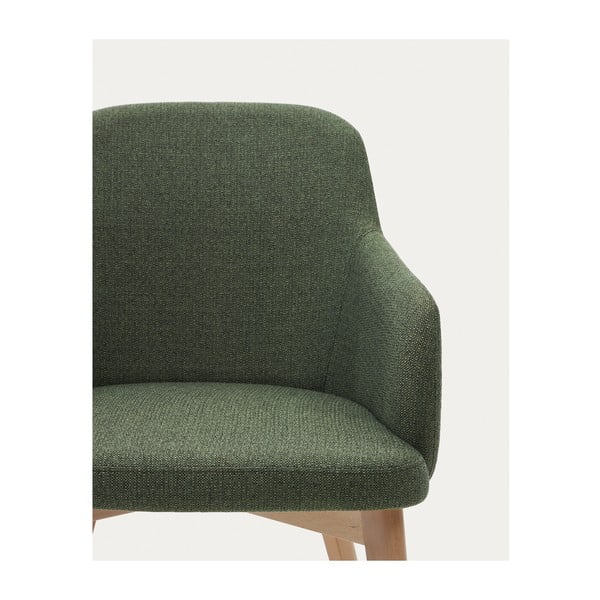 Tumši zaļš polsterēts ēdamistabas krēsls ar roku balstiem Nelida – Kave Home-image-1