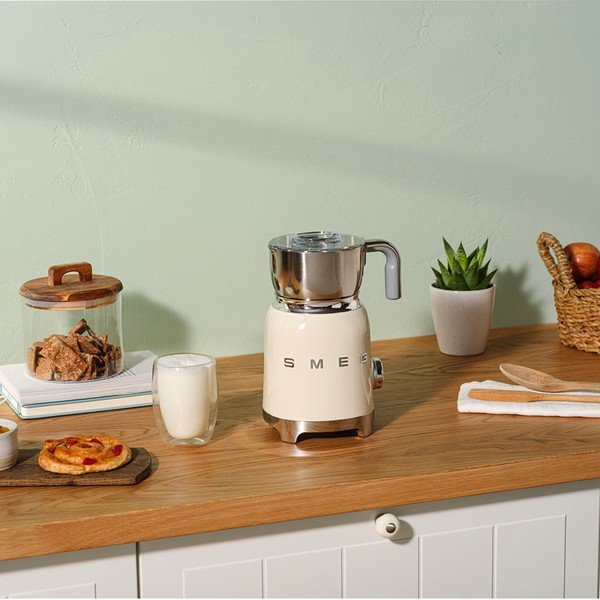 Bēšs elektriskais piena putotājs 50's Retro Style  – SMEG-image-3