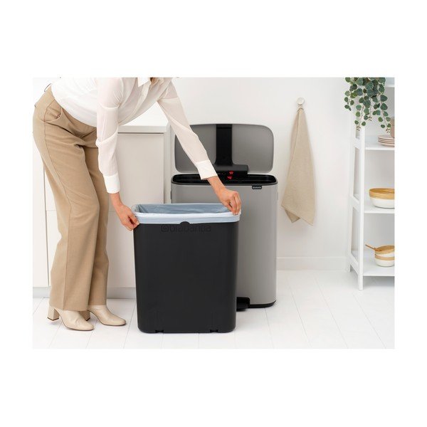Gaiši pelēka tērauda atkritumu tvertne ar pedāli 60 l Bo – Brabantia-image-2
