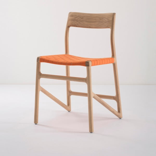 Ēdamistabas krēsls no ozolkoka masīvkoka ar oranžu sēdekli Gazzda Fawn