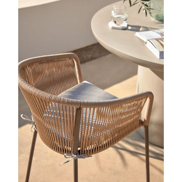 Bēšs metāla/polsterēts dārza krēsls Yanet – Kave Home-image-3