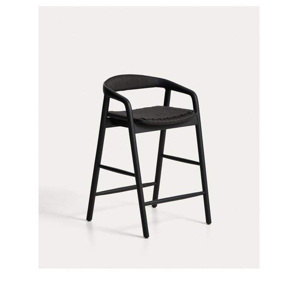 Melns ozola masīvkoka bāra krēsls ar roku balstiem (sēdekļa augstums 65 cm) Derile – Kave Home