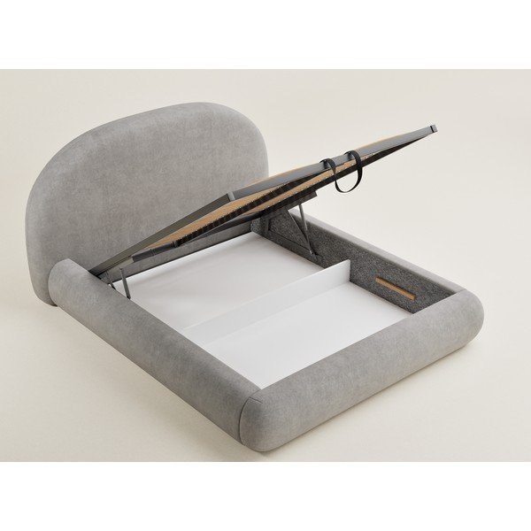 Pelēkbēša polsterēta divvietīga gulta ar veļas kasti un redelēm 140x200 cm Maumere – Maison de Rêve-image-3