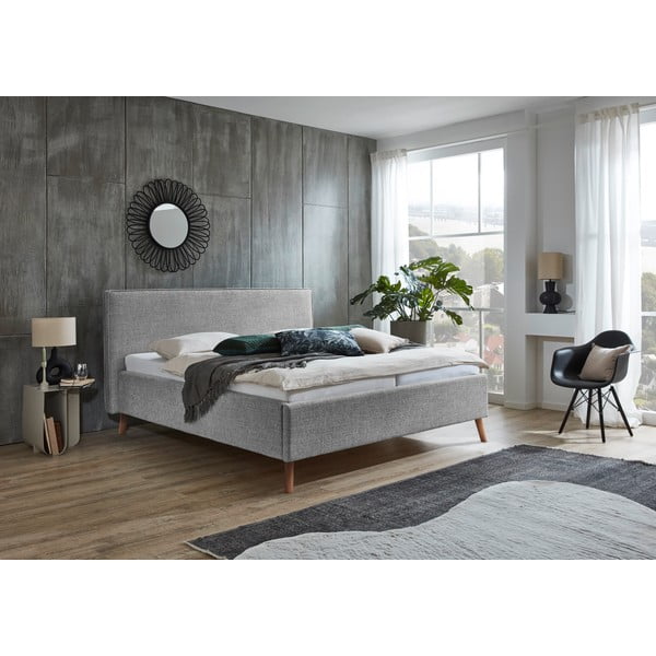 Gaiši pelēka polsterēta divvietīga gulta ar veļas kasti ar redelēm 180x200 cm Riva – Meise Möbel-image-1