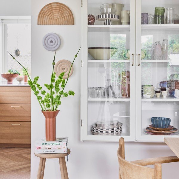 Gaiša dabīga toņa ozola masīvkoka bāra taburete (sēdekļa augstums 65 cm) Moto – OYOY Living Design-image-2