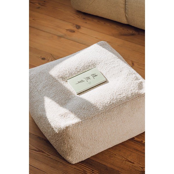 Bēšs pufs no buklē auduma Keno – noo.ma-image-3