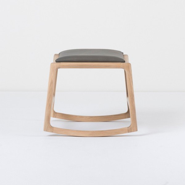 Kāju soliņš ar ozola masīvkoka konstrukciju un pelēkas bifeļu ādas detaļām Gazzda Dedo-image-2