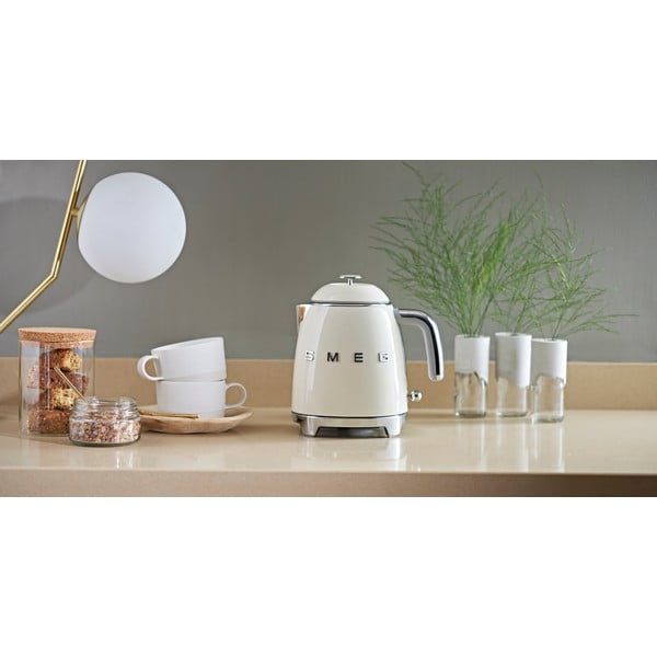 Krēmkrāsas nerūsējošā tērauda elektriskā tējkanna 800 ml Retro Style – SMEG-image-1