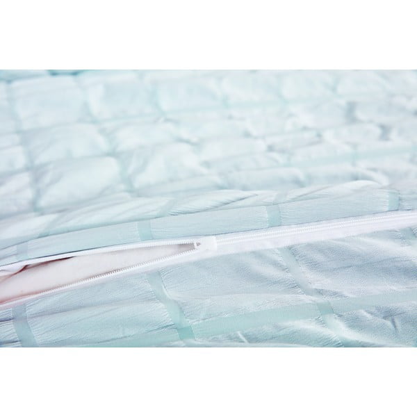 Gaiši pelēka vienguļamā gultas veļa no krepa auduma 140x200 cm Naomi – My House-image-2