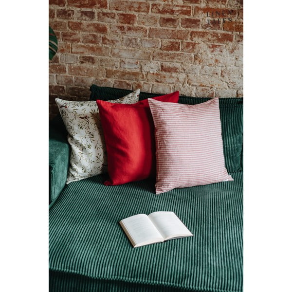 Spilvendrāna ar Ziemassvētku motīvu 40x60 cm – Linen Tales-image-3