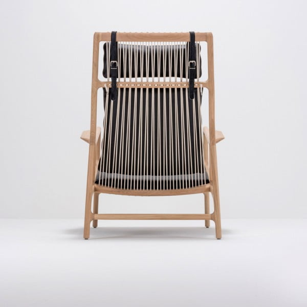 Krēsls ar masīvkoka konstrukciju un melnas bifeļu ādas sēdekli Gazzda Dedo-image-3