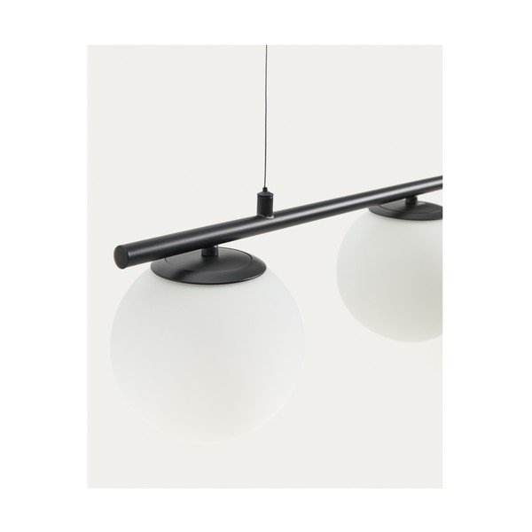Balta/melna metāla piekaramā lampa ar stikla abažūru Brisia – Kave Home-image-3