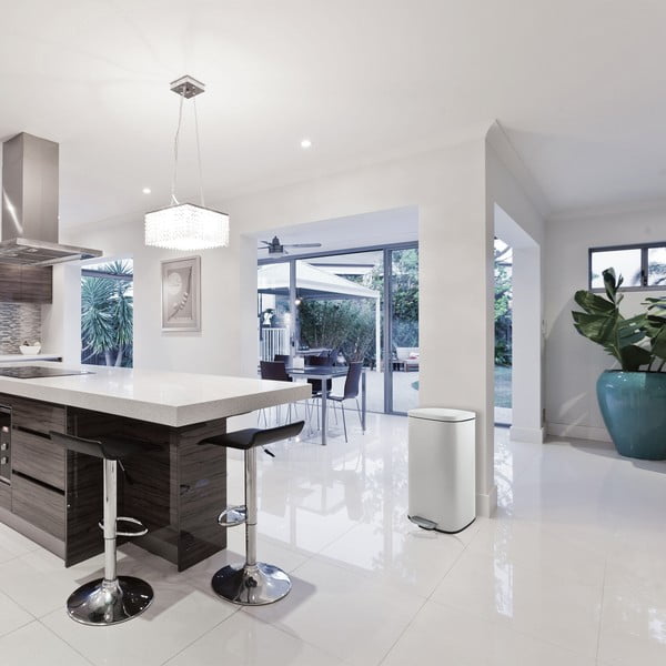 Matēti balta tērauda atkritumu tvertne ar pedāli 50 l   Akira – Spirella-image-2