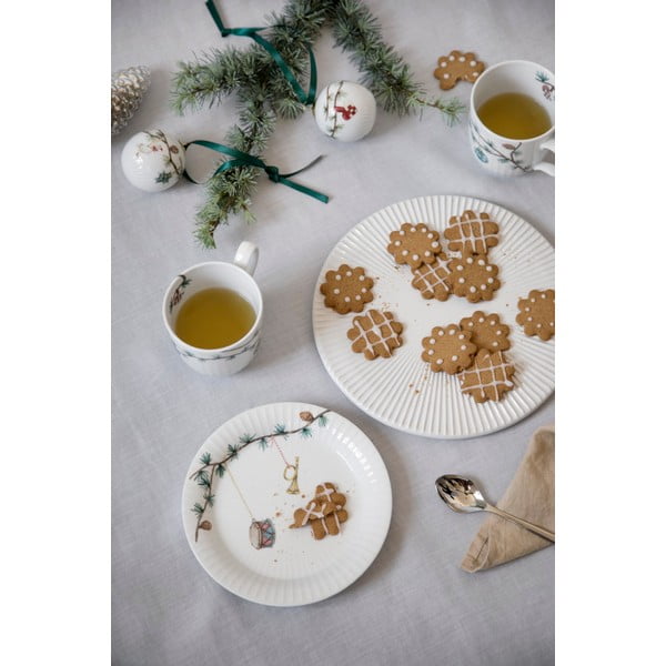 Balts deserta porcelāna šķīvis ar Ziemassvētku motīvu ø 19 cm Hammershøi Christmas – Kähler Design-image-1