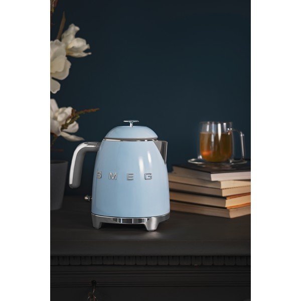 Gaiši zila nerūsējošā tērauda elektriskā tējkanna 800 ml Retro Style – SMEG-image-4