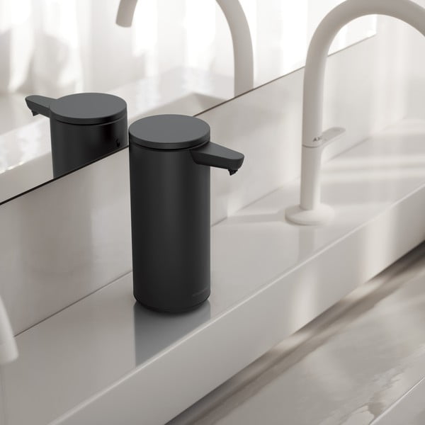 Melns tērauda automātisks ziepju dozators 266 ml – simplehuman-image-1