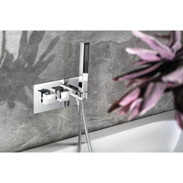 Spīdīgas sudraba krāsas iebūvēts jaucējkrāns dušai (ar 2 izvadiem) Latus – Sapho-image-2