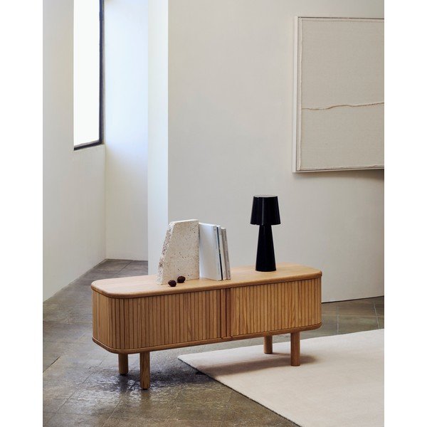 Dabīga toņa TV galdiņš ar oškoka imitāciju 120x50x40 cm Mailen – Kave Home-image-1